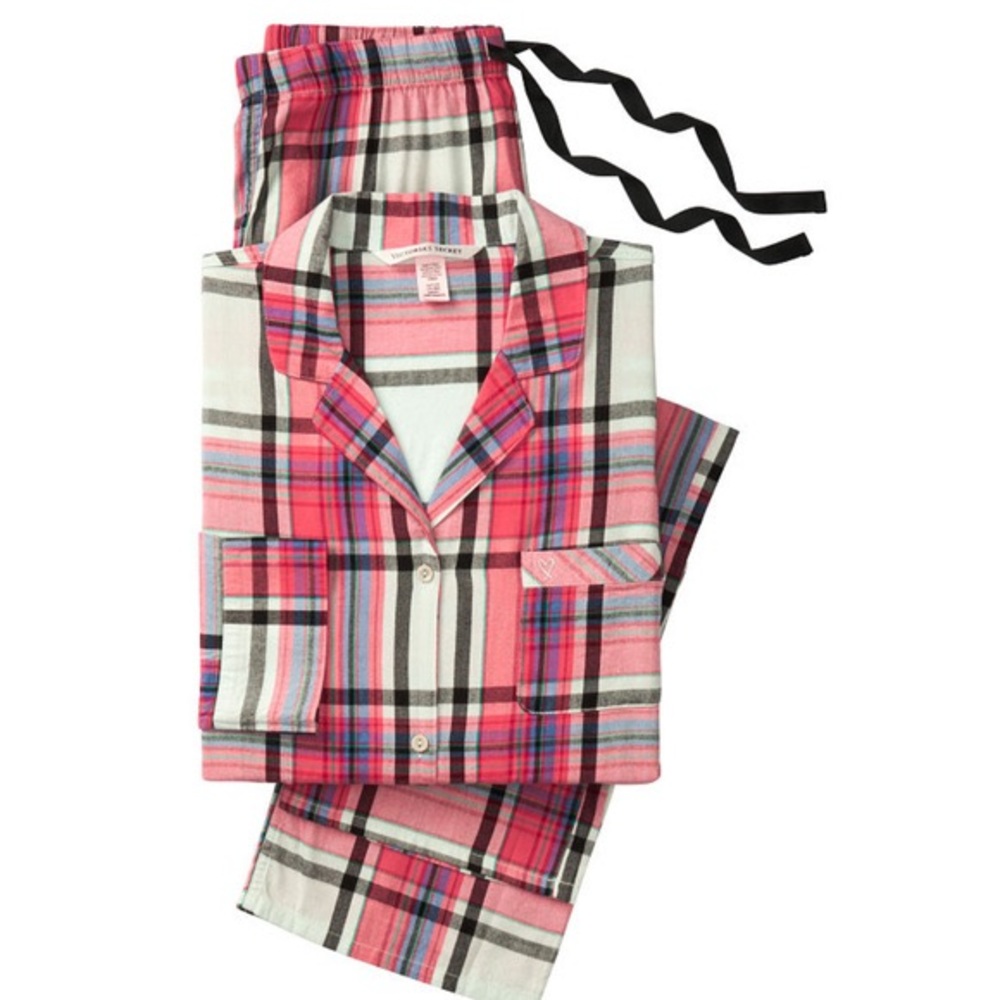 Victoria’s Secret lightweight flannel pajama set!